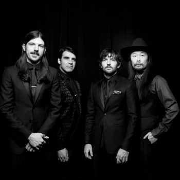 Avett B&W