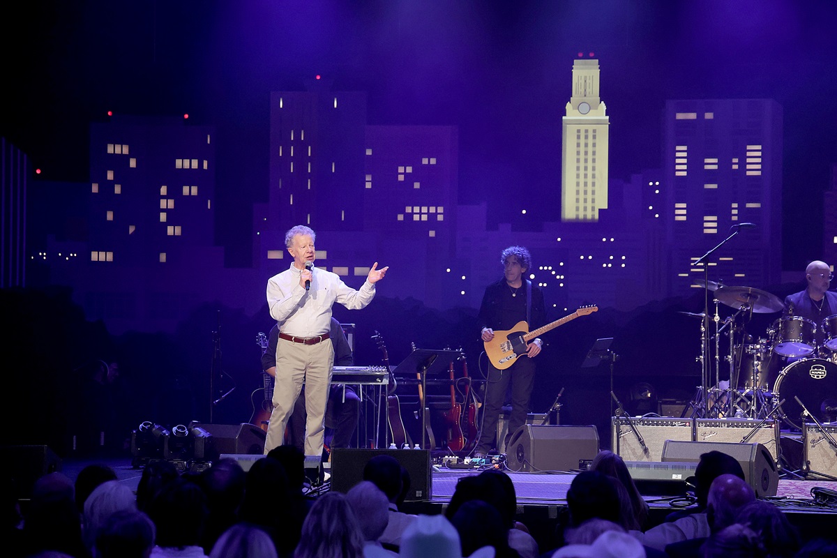 Showcasing New Persona, St. Vincent Astounds in Austin City Limits Taping:  Daddy's home and ready to rock ACL Fest - Music - The Austin Chronicle