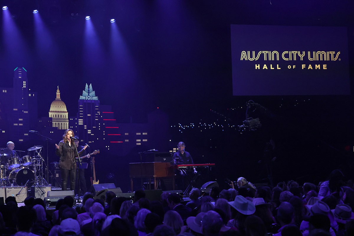 Showcasing New Persona, St. Vincent Astounds in Austin City Limits