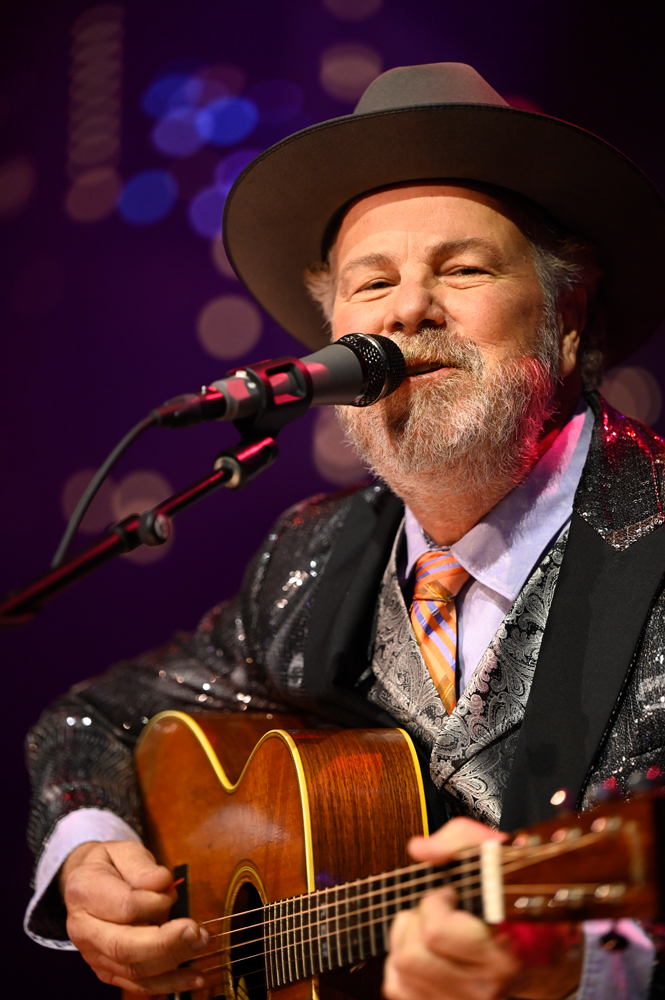 Exclusive Song Premiere: Robert Earl Keen's Shades Of Gray
